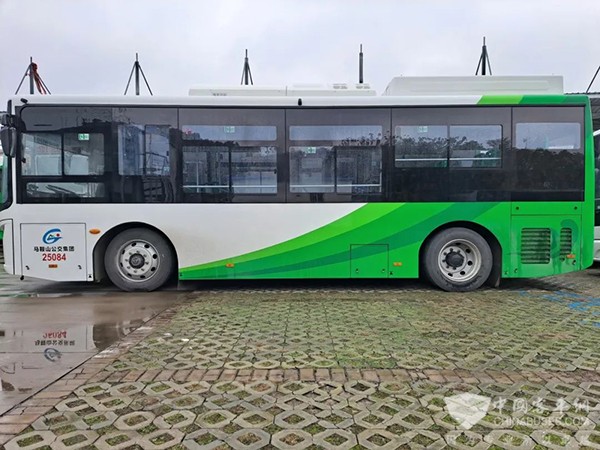 格力钛新能源 欣赏 不同地方 最美秋色 陪伴你左右