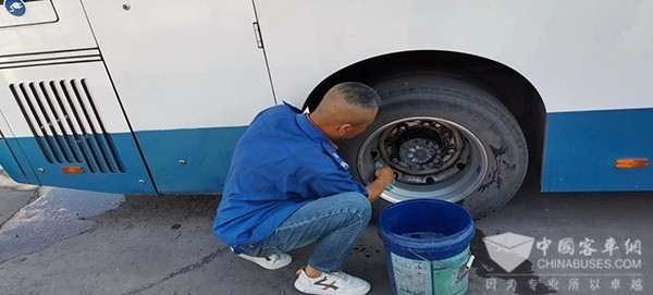 太原公交 公交驾驶员 16路 李瑞亮 平凡岗位