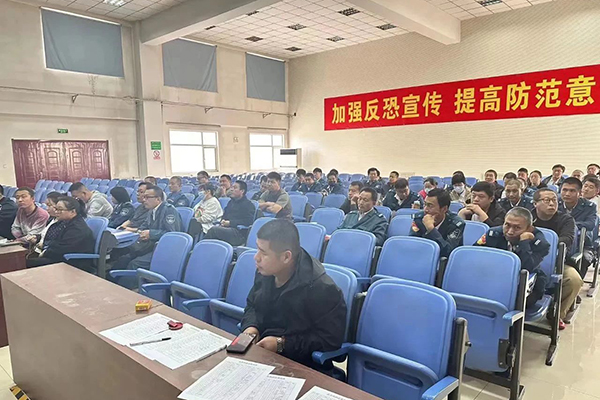 石家庄公交提升车长安全意识 开展安全驾驶专题培训