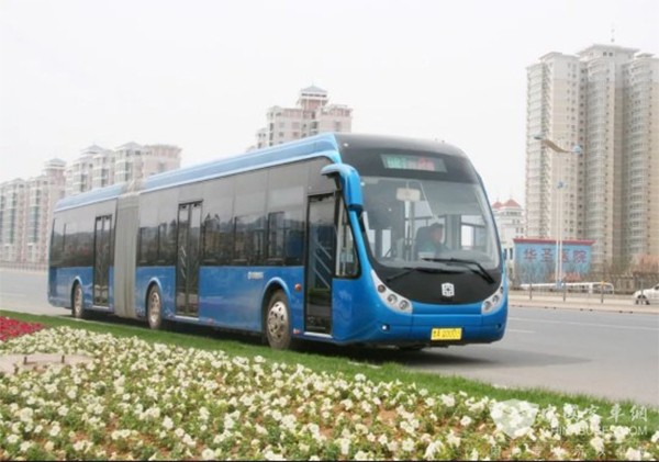 济南公交 75年 记录者 换代升级 发展进步