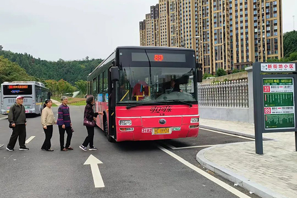 线路延伸至小区 宜昌公交打通便民服务“最后一公里”