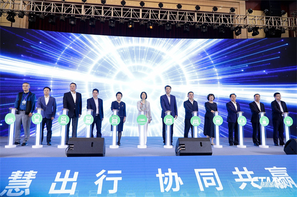 携三款车型亮相旅游出行大会 金旅入选精品案例名单