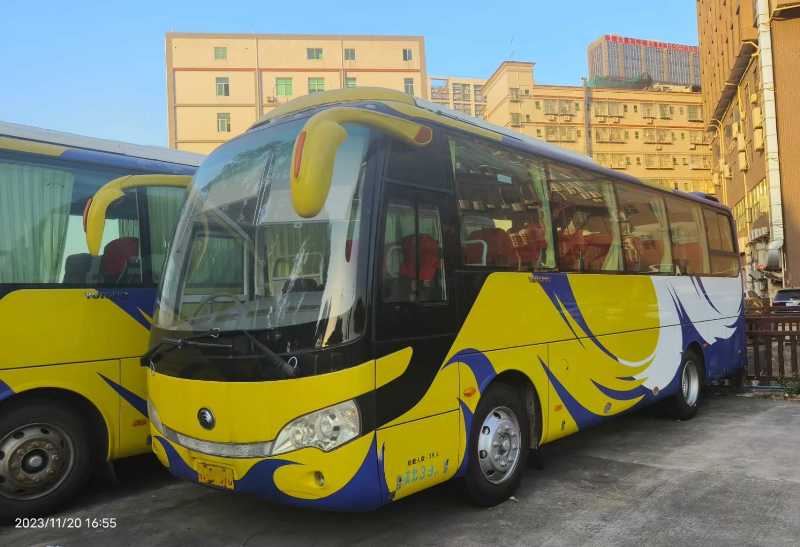 2013年5月 两台深圳自提39座宇通6888客车