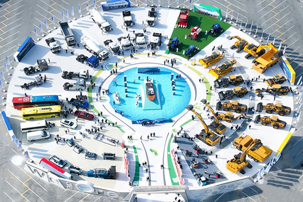 中通客车闪耀现场 山东重工集团全球战略合作伙伴大会再次举行