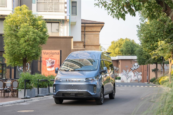 迎合年轻用户个性化需求 南京依维柯这款新车型斩获大奖