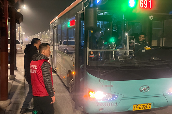 全力保障市民节日顺畅出行 苏州市公交集团持续坚守工作岗位