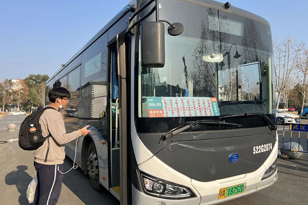 方便市民前往景区游玩 武汉两大热门景点开通定制旅游专线