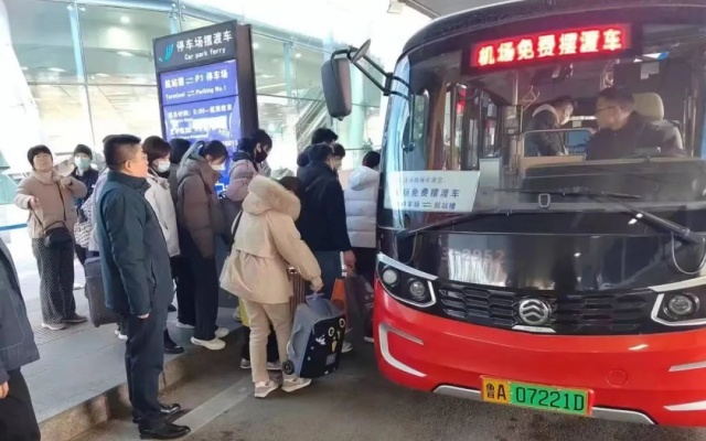 用情守护乘客出行路 济南公交春节假期共完成约23.7万班次