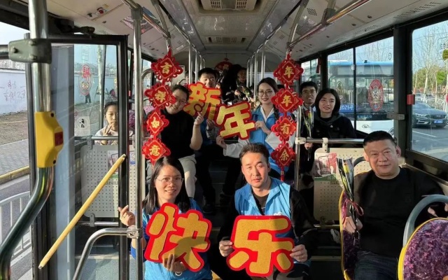 南汇公交圆满完成野生动物园网约定制公交专线试运