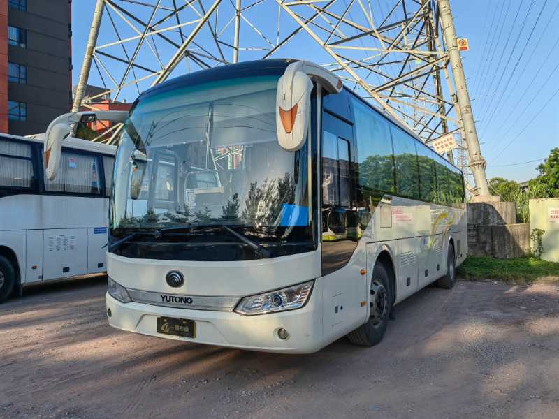 2015年8月 30台非营运47座和49座宇通6115新能源电车