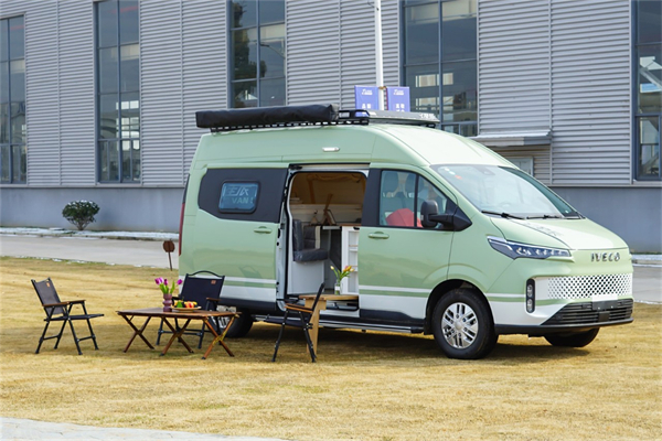 户外露营热度持续升温 依维柯这款车型能带来哪些新体验？