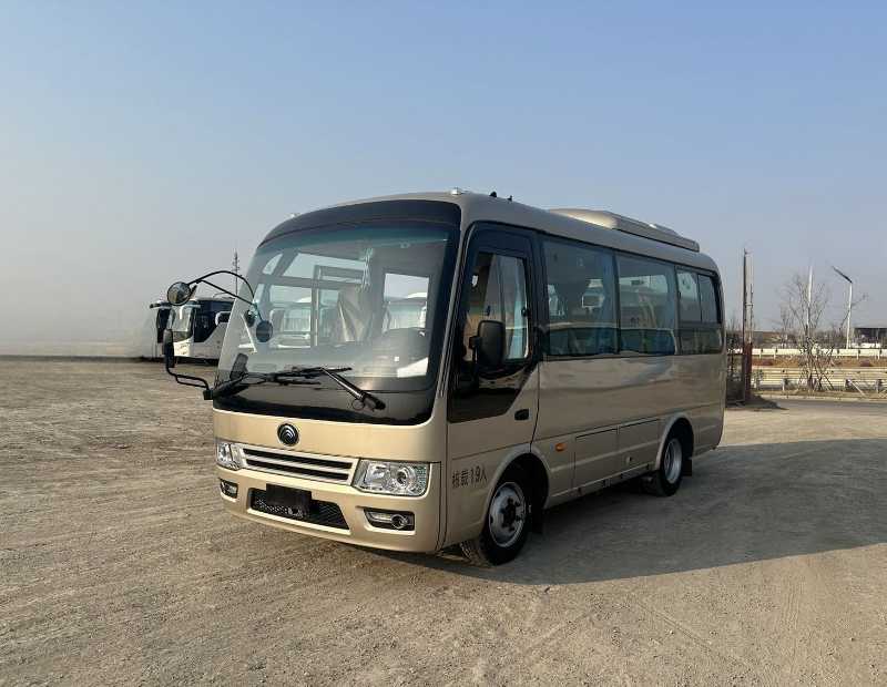 19座非营运中型六速宇通6609客车 