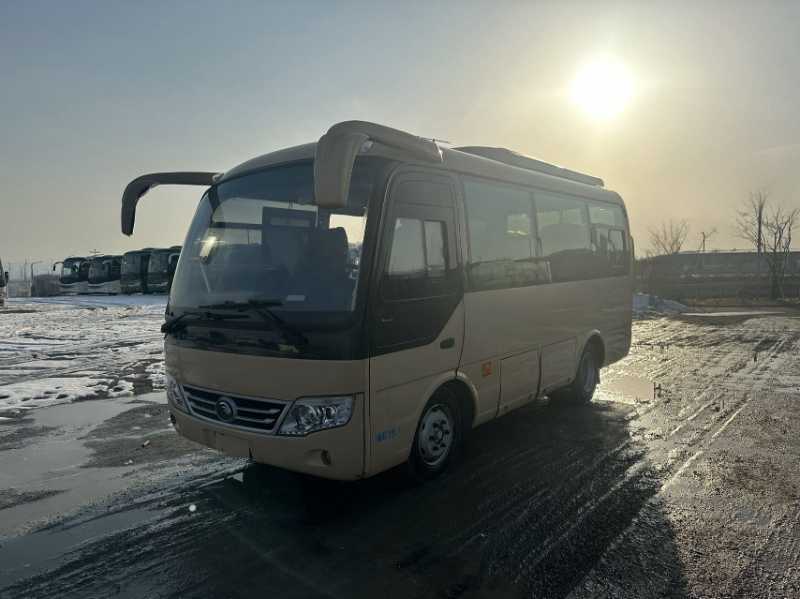  国五19座非营运锅炉暖气外摆门宇通6609 