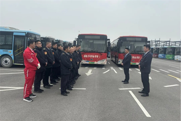 护航学生春游行 淮安公交做了哪些工作？