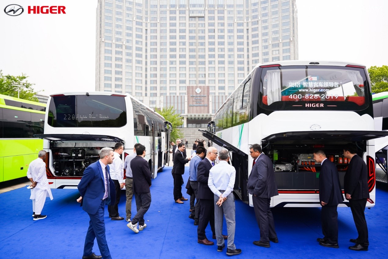 苏州金龙举行全球合作伙伴大会 新V系客车再次亮相