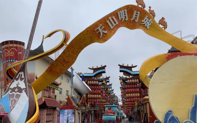 乌鲁木齐公交集团经营三部以“公交+文旅” 带您打卡天山明月城