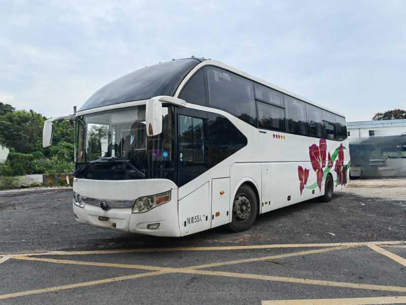 同款多台55座宇通6127气囊旅游车