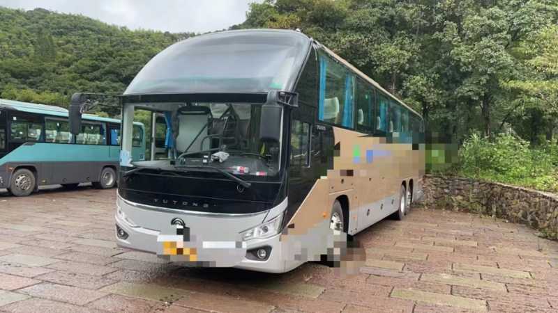 同款5台56座后吊轮特大高一公告宇通6137客车