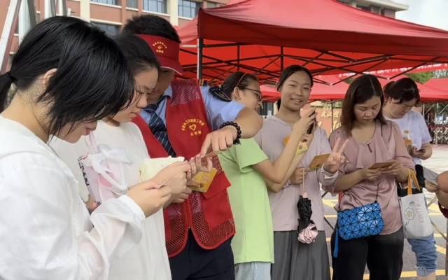 你赴考，我护航！武汉公交手绘导乘图为中考助力