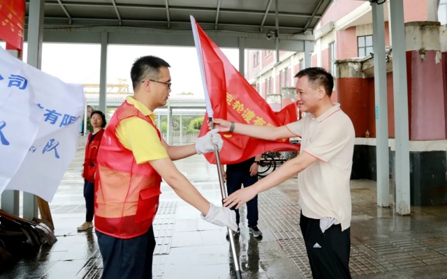 迎“汛”而上！南京公交全力筑牢防汛“安全堤”