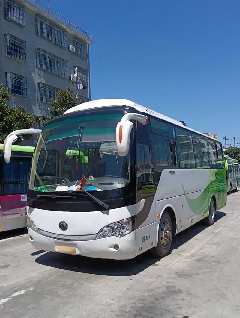 2015年7月 国四35座有缓速器宇通6858客车