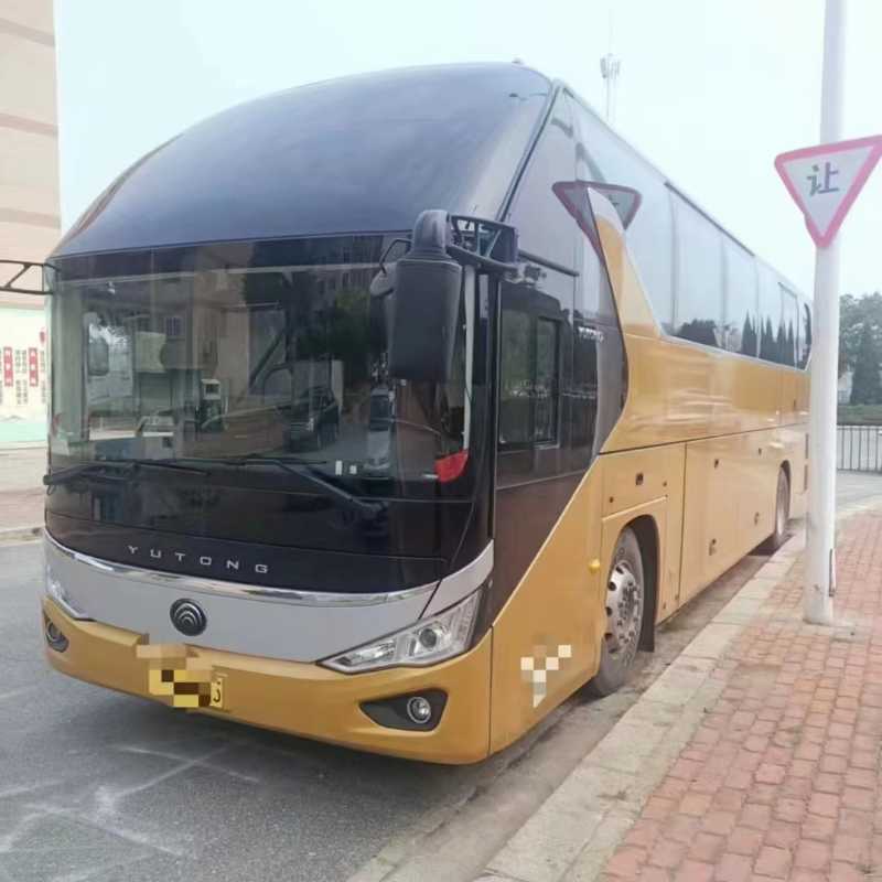 东北配置国六50座新款宇通6120