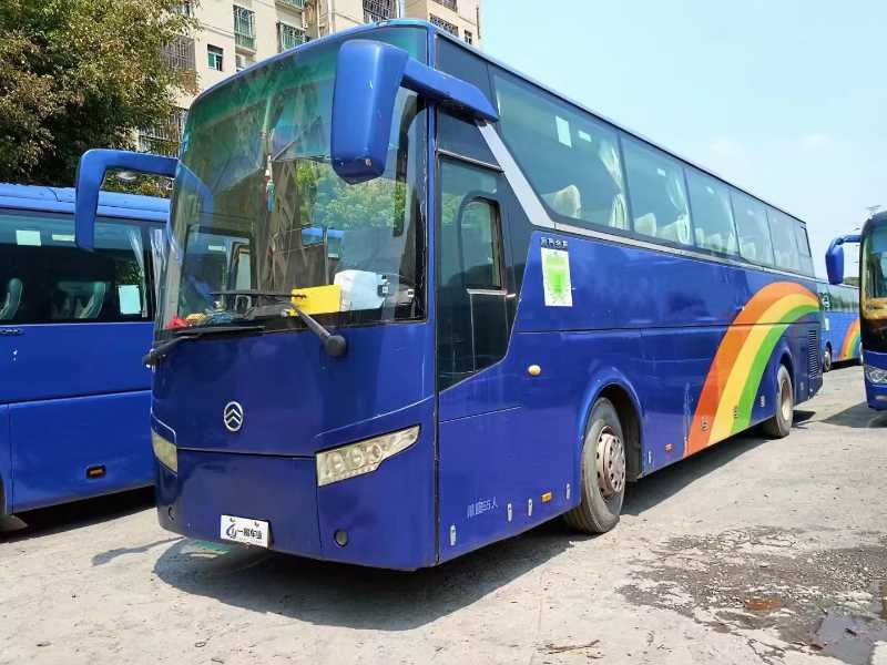 2012年8月 特价出国三55座金旅6125客车