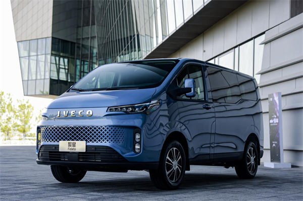 依维柯暑期大“放价” 3年10万0息开启购车盛宴