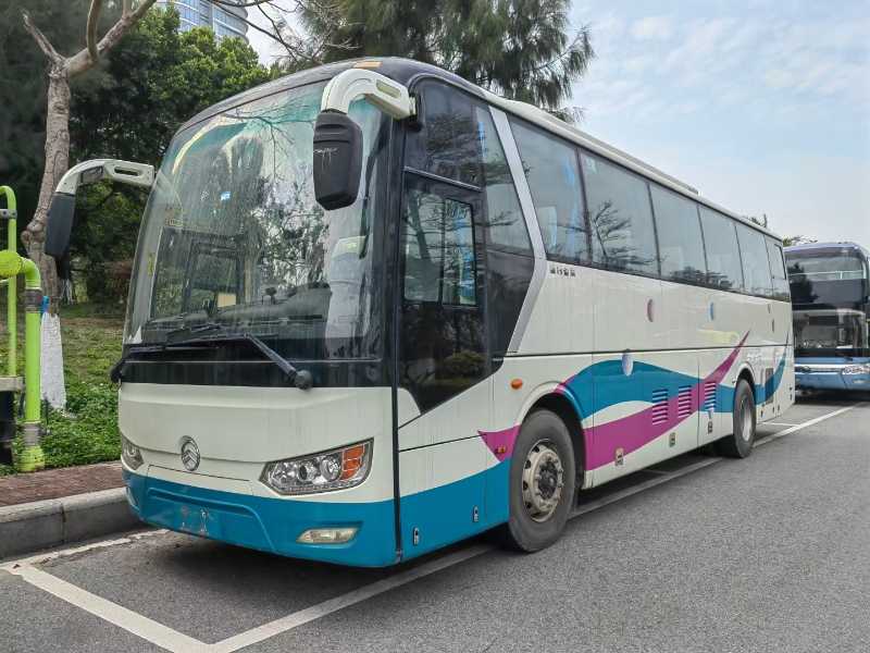 多台47座宁德时代金旅6102电车