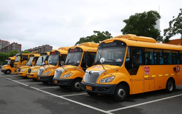 南京公交校车“大体检”，助力“神兽”安全归笼