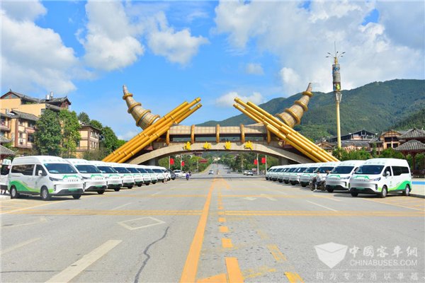 依维柯聚星纯电动客车交付 “星火计划”喜讯频传！