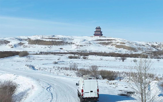 极寒挑战者 越野勇士依维柯4×4的冰雪试炼