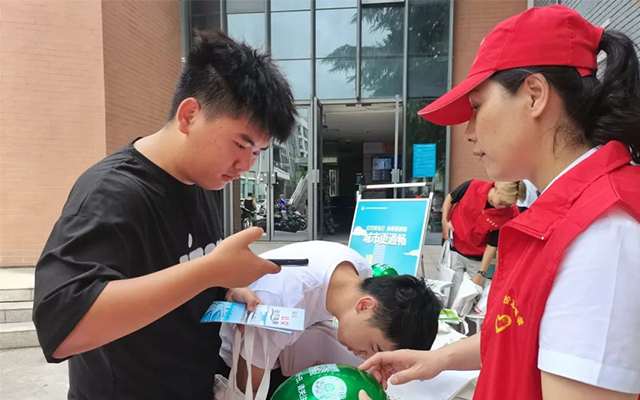 江苏盐城：“绿色出行 公交优先”宣传活动走进校园