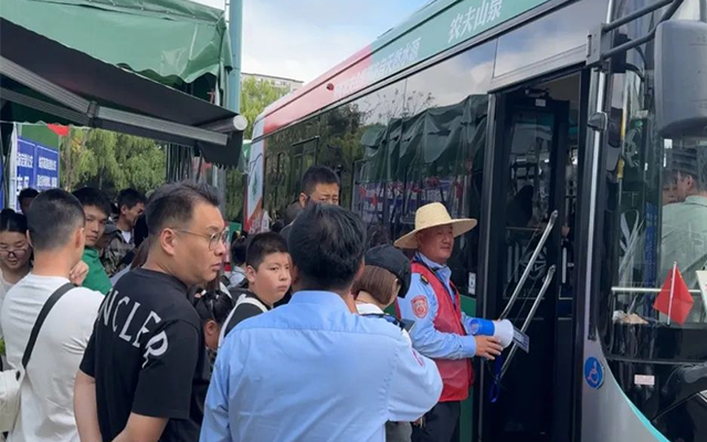 国庆长假苏州公交驰骋483万公里 铺筑市民游客温馨旅程