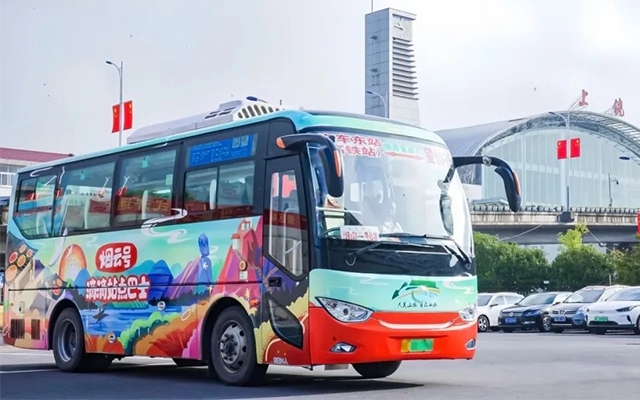 畅游上饶新选择 安凯“烟云号”主题巴士首发启航