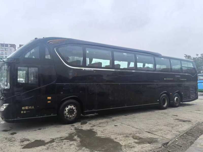 2017年12月 13米国五30座2+1亚星6148保姆车