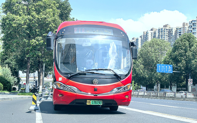 成都公交K18快线提速 通勤再快15分钟 市民出行更省心