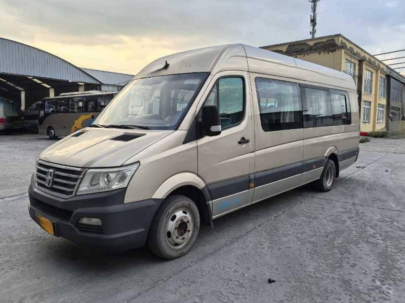 2018年9月 同款多台国五19座亚星6751客车 