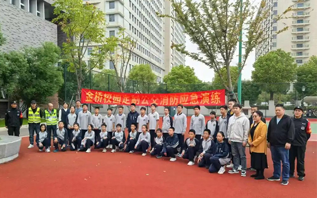 无锡公交：校园定制应急逃生演练 筑牢学生乘车安全网