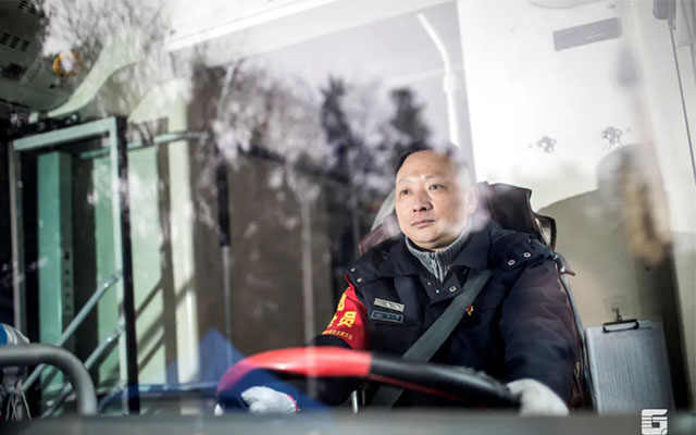 杭州公交人的骄傲 五位司机以行动诠释责任与大爱