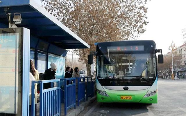 新疆公交司机刘鑫 八年春节路 安全送万家