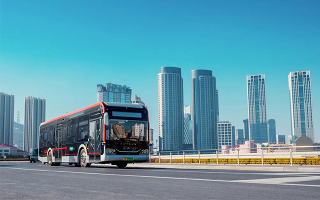 新能源公交的“宇通答卷” 点亮绿色出行新名片