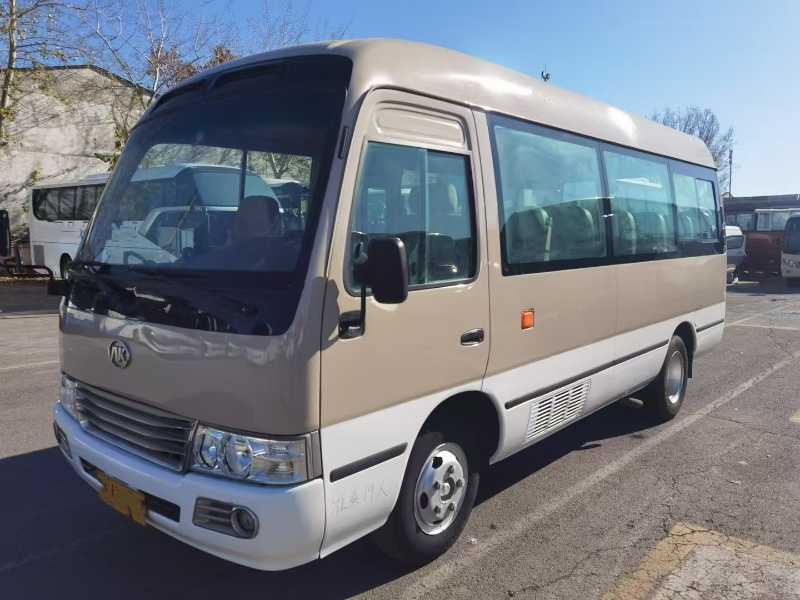 2018年7月 两台国五非营运汽油19座安凯中巴