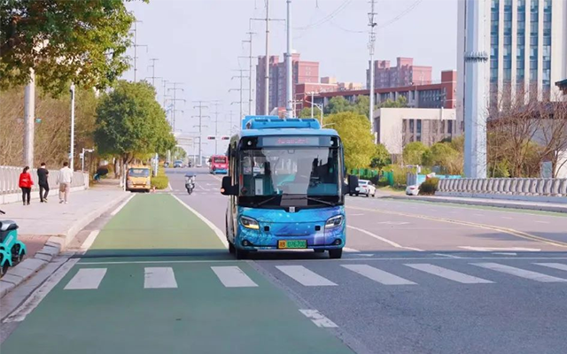 中车赋能下的智慧出行 2元畅享株洲北斗云尚巴士便捷出行