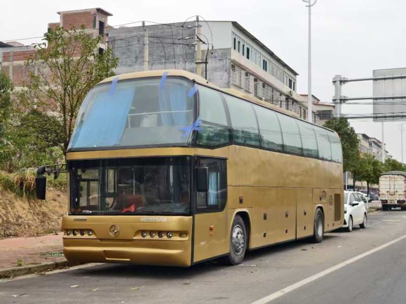 2015年上牌国四55座一层半北方尼奥普兰气囊中门车