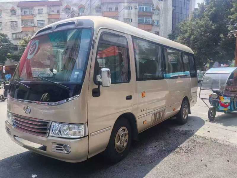 2021年3月 福建牌国五18座中型双档齐全江铃晶马旅游车