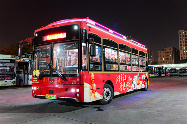 晋江公交“铛铛车”与双层巴士：串联文旅体验 激活城市流动风景