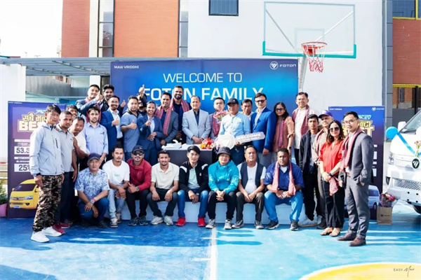 FOTON eVIEW驶入尼泊尔校园，助力学子安全环保通勤