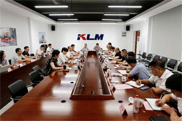 福汽集团党组书记 董事长黄循铀一行调研金龙汽车集团及产业链企业