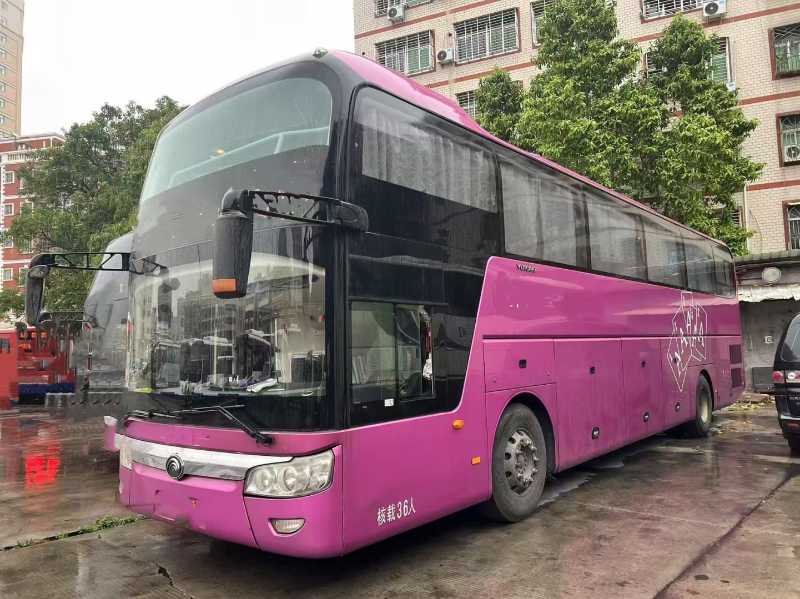 2017年12月上牌福建牌36座2+1带腿拖半卧宇通6126气囊营运车